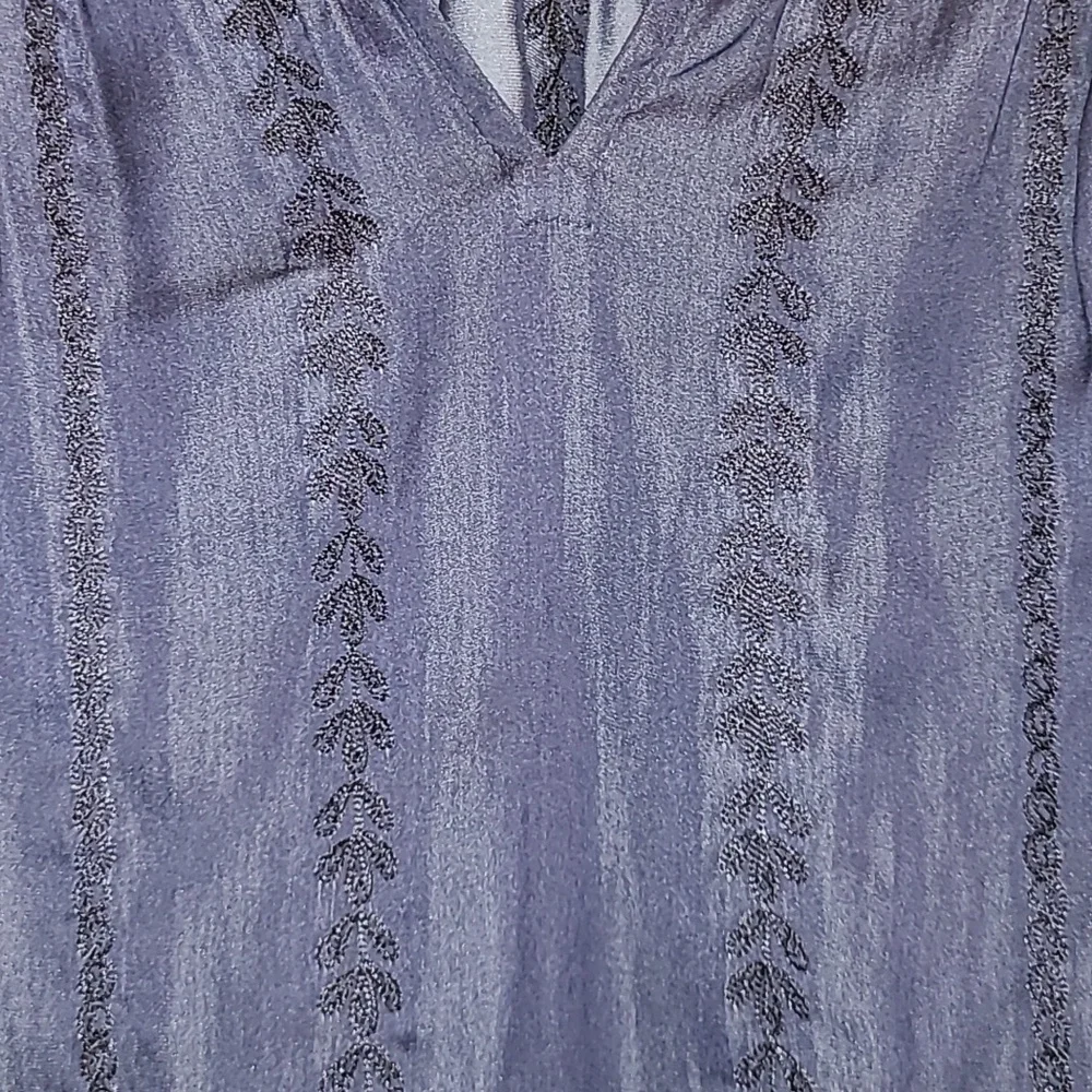 Lilly Pulitzer Elegant Tunic for Women, Size Medium, Color Blue ๐ โค๏ธ - Picture 4 of 8
